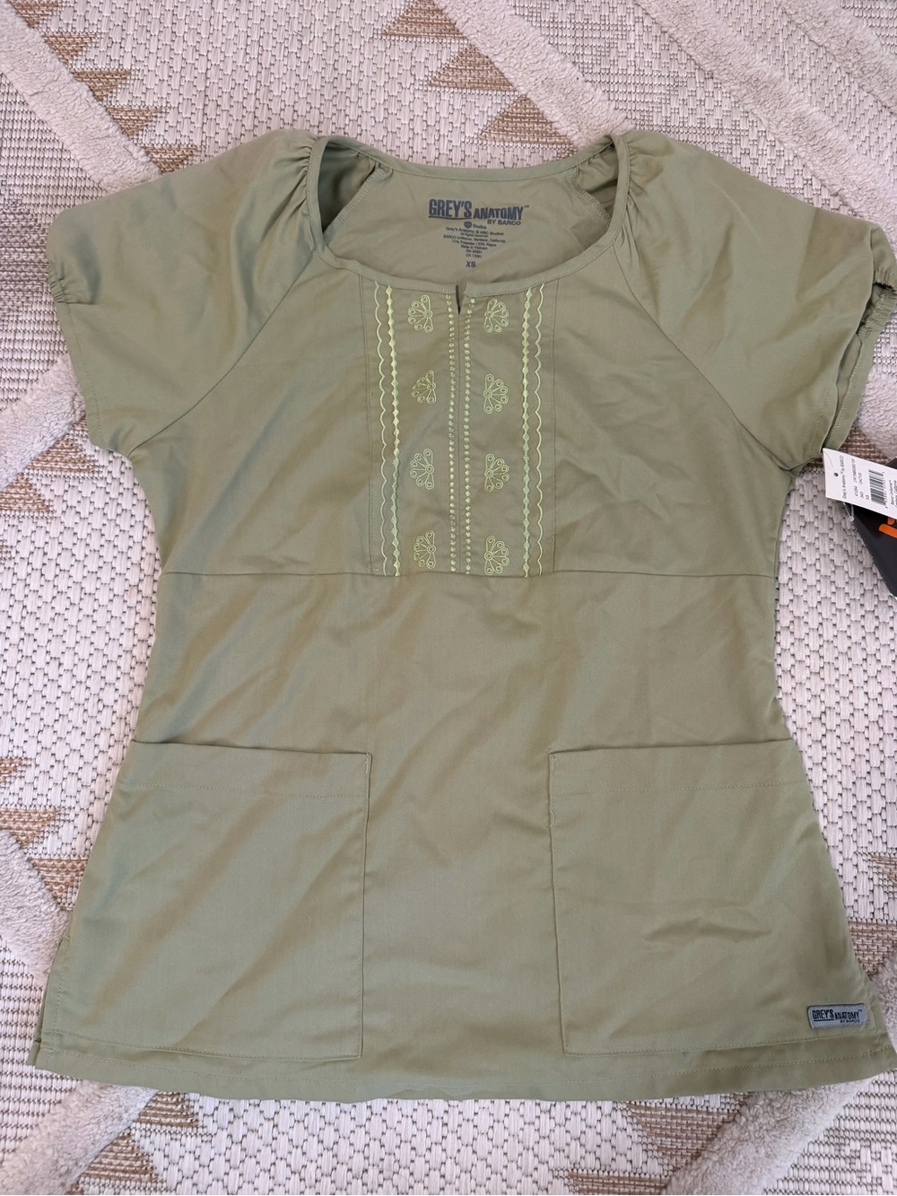 NEW Women’s greys anatomy medical nurse scrubs size XS